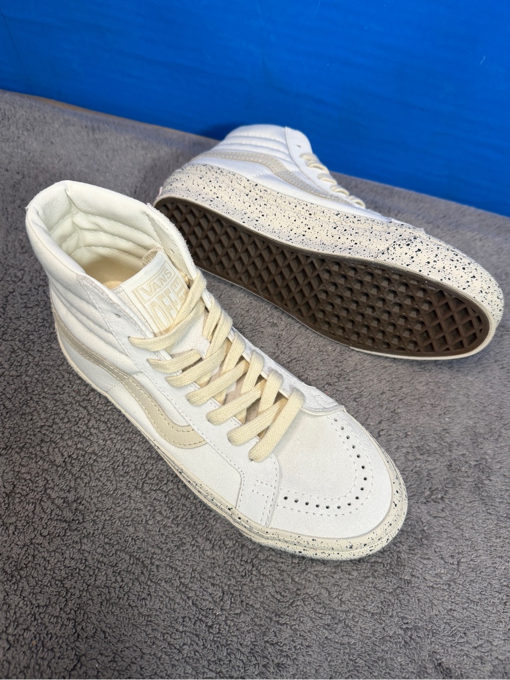 Vans
Sk8 hi
Spotted
Brand new - Picture 4 of 12